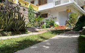 Cavern Apartments Praslin